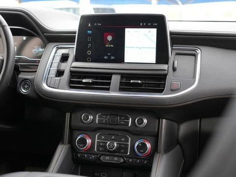 Used 2023 GMC Yukon AT4 w/ AT4 Premium Plus Package AWD/4WD image 16