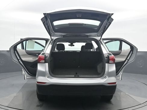Used 2022 Chevrolet Equinox LS image 25