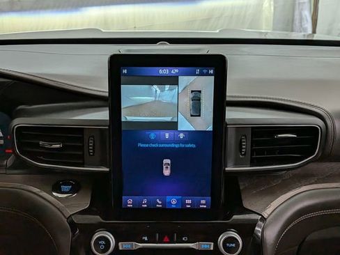 Certified 2023 Ford Explorer Platinum w/ Technology Package RWD image 38