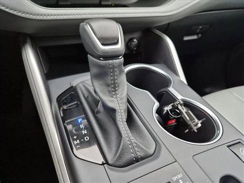 Certified 2026 Toyota Highlander XLE AWD/4WD image 12