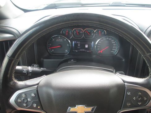 Used 2017 Chevrolet Silverado 1500 LTZ Z71 w/ LTZ Plus Package AWD/4WD image 33
