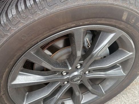 Used 2019 Ford Explorer XLT w/ Equipment Group 202A image 18