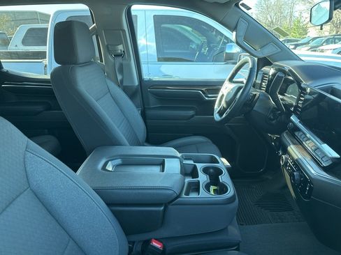 Used 2023 Chevrolet Silverado 1500 LT image 3