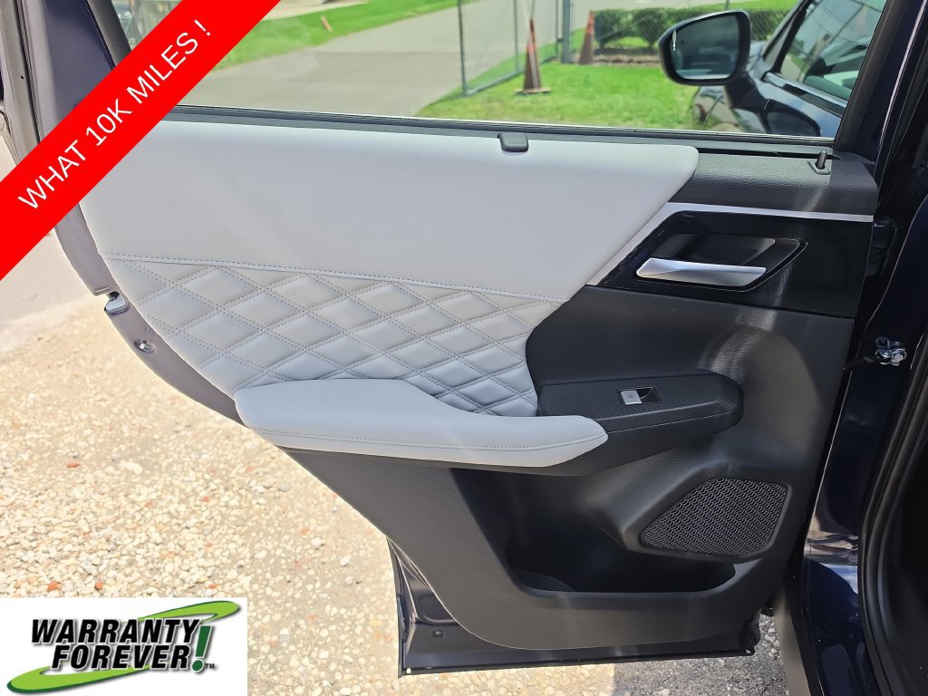Used 2024 Mitsubishi Outlander SEL Black Edition FWD image 14