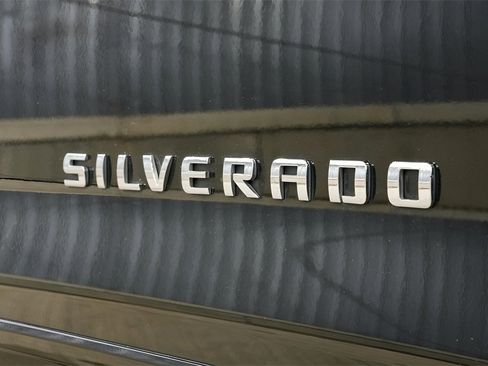 Used 2018 Chevrolet Silverado 1500 LT w/ All Star Edition image 13