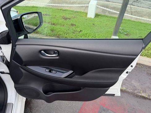 Used 2025 Nissan Leaf SV Plus image 28