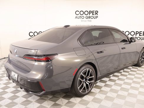 Used 2023 BMW 740i RWD image 23