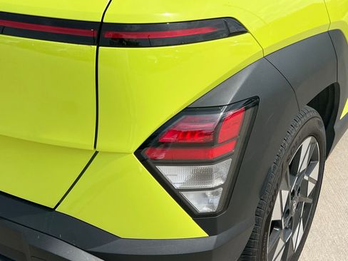 Used 2024 Hyundai Kona SEL w/ Convenience Package image 14