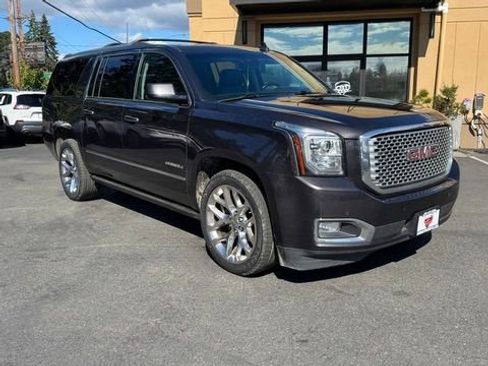 Used 2017 GMC Yukon XL Denali w/ Open Road Package AWD/4WD image 1