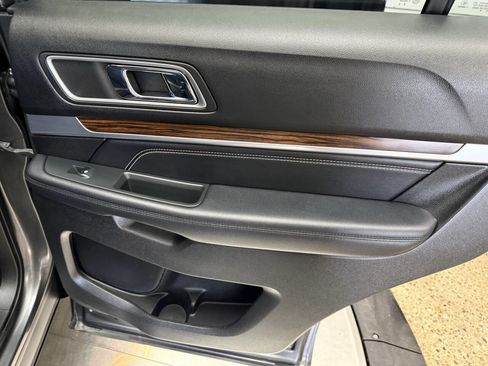 Used 2018 Ford Explorer Limited w/ Equipment Group 301A image 26