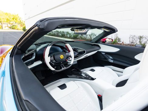 Used 2024 Ferrari SF90 Spider image 82