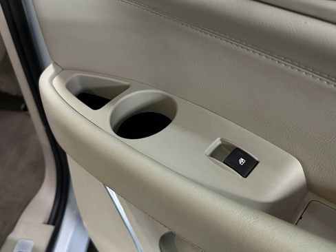 Used 2019 Cadillac Escalade Premium Luxury image 18