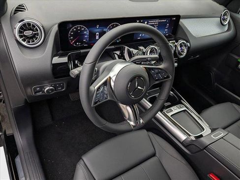 New 2025 Mercedes-Benz GLA 250 image 3