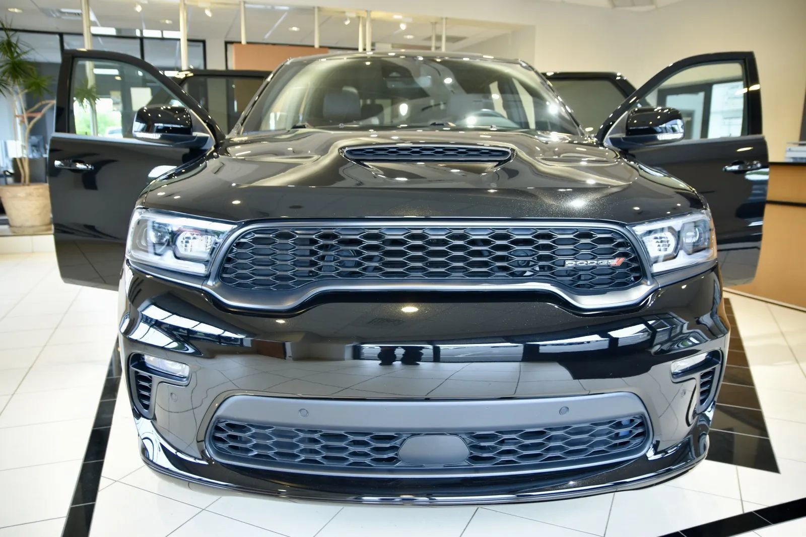Used 2023 Dodge Durango R/T AWD/4WD image 2