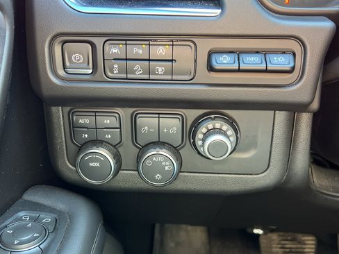 Used 2023 Chevrolet Tahoe High Country AWD/4WD image 35