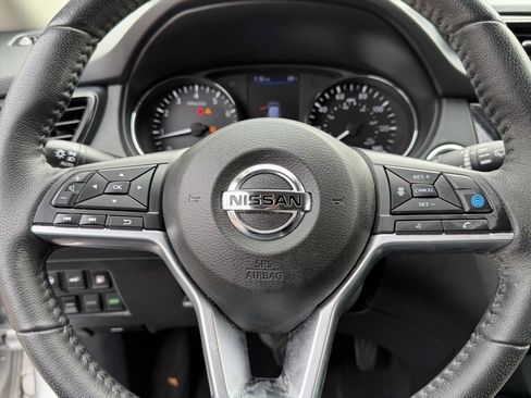 Used 2019 Nissan Rogue SV w/ Premium Package image 22