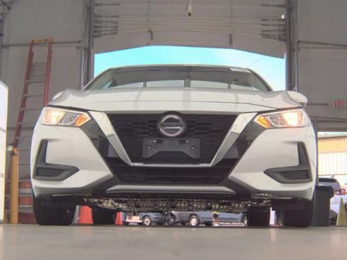 Used 2023 Nissan Sentra SV FWD image 3