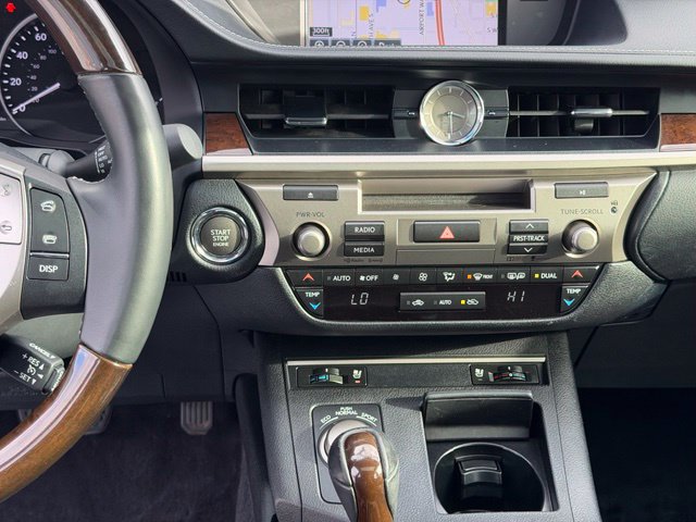 Used 2015 Lexus ES 350 w/ Premium Package FWD image 16