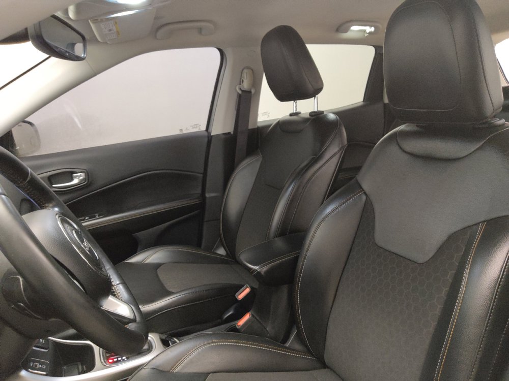 Used 2020 Jeep Compass Latitude w/ Popular Equipment Group FWD image 17