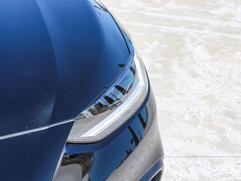 Certified 2025 Honda HR-V LX image 11