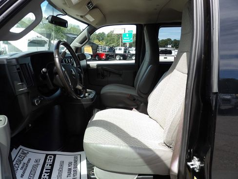 Used 2019 Chevrolet Express 3500 LS image 17