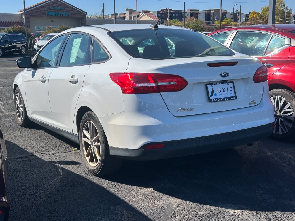 Used 2018 Ford Focus SE FWD image 4