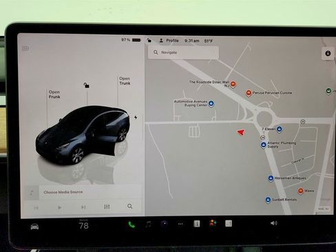 Used 2023 Tesla Model Y Long Range image 21