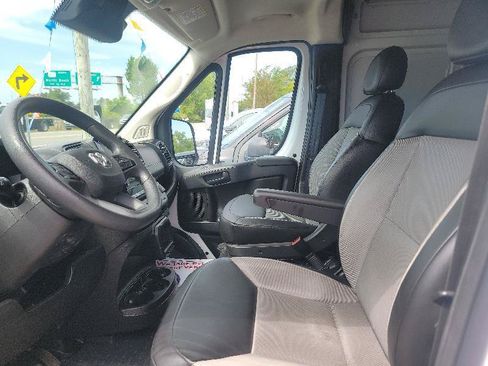 Used 2023 RAM ProMaster 2500 FWD image 9
