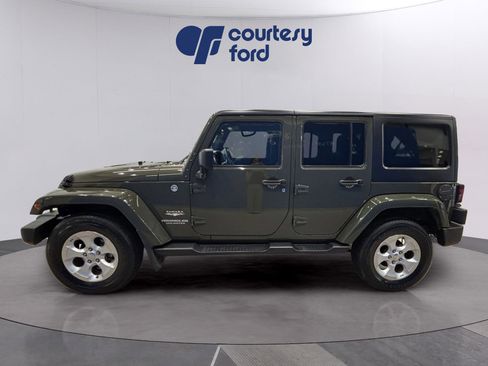 Used 2015 Jeep Wrangler Unlimited Sahara w/ Connectivity Group image 4