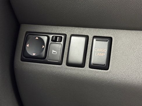 Used 2015 Nissan Frontier Desert Runner image 17