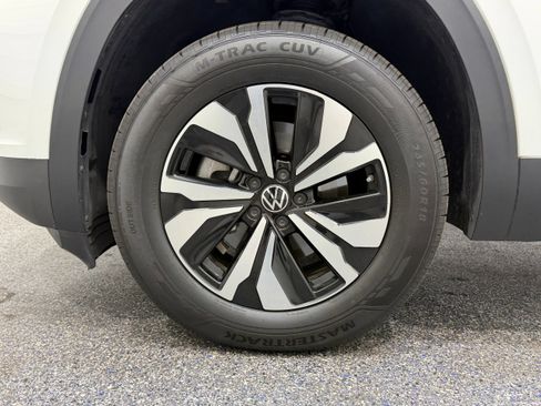 Used 2024 Volkswagen Atlas Cross Sport SE FWD image 11