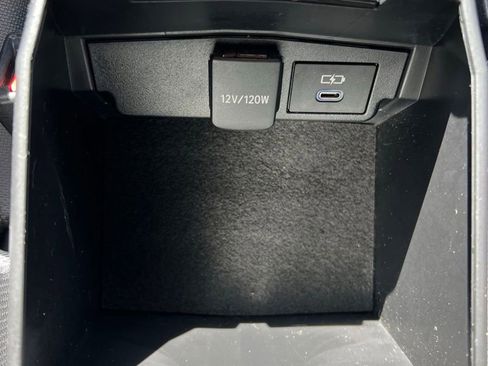 Used 2022 Toyota Corolla SE image 38