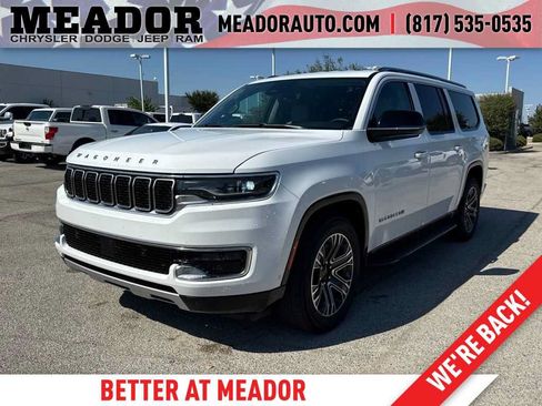 Used 2024 Jeep Wagoneer L Series II w/ Flexible Seating Group RWD image 1