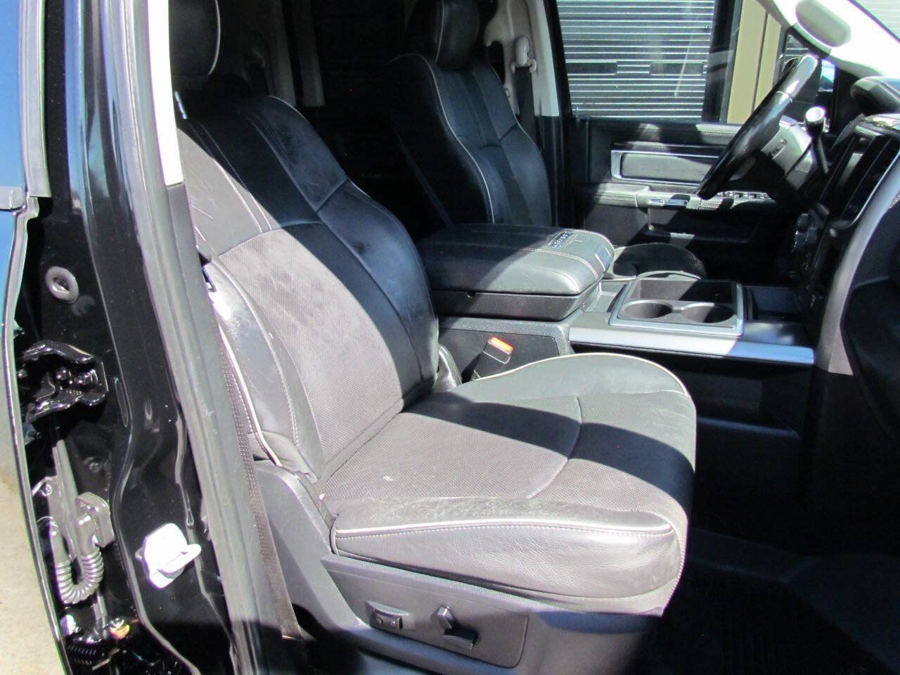 Used 2014 RAM 3500 Laramie Longhorn AWD/4WD image 17
