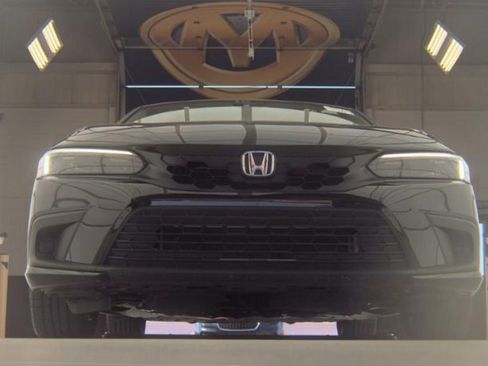 Used 2023 Honda Civic LX image 3
