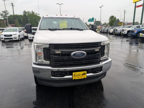 Used 2018 Ford F250 XL w/ Power Equipment Group AWD/4WD image 3