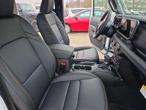 New 2026 Jeep Gladiator Sport AWD/4WD image 10