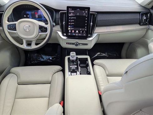 Used 2025 Volvo XC90 T8 Ultra w/ Protection Package Premier AWD/4WD image 17