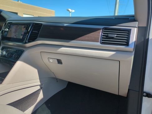 Used 2019 Volkswagen Atlas SEL AWD/4WD image 30