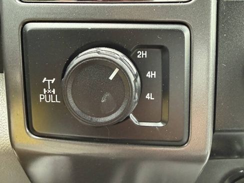 Used 2019 Ford F150 XLT w/ Equipment Group 302A Luxury AWD/4WD image 32