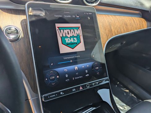 Used 2025 Mercedes-Benz C 300 Sedan image 27