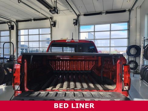 Used 2023 Chevrolet Colorado LT w/ LT Convenience Package II image 7