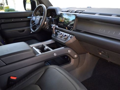 Used 2025 Land Rover Defender 130 V8 image 41