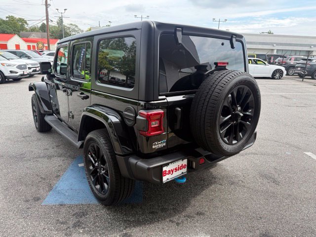 Used 2023 Jeep Wrangler Unlimited Sahara AWD/4WD image 16