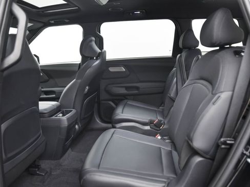 New 2027 Kia Telluride S image 12