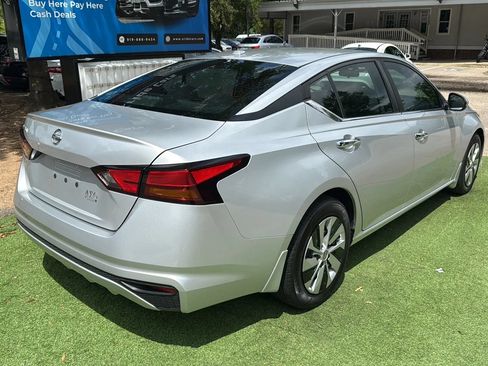 Used 2020 Nissan Altima 2.5 S FWD image 7