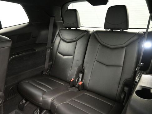 Used 2023 Cadillac XT6 Sport image 32