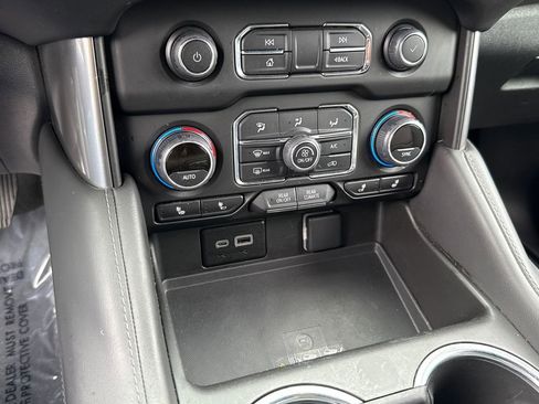 Used 2024 Chevrolet Tahoe LT RWD image 28