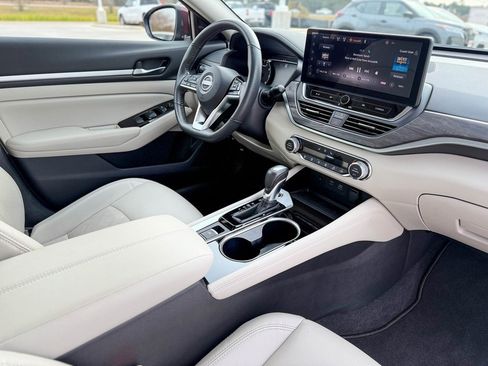 Used 2024 Nissan Altima 2.5 SL image 9