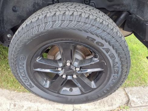Used 2021 Jeep Wrangler Unlimited Sahara AWD/4WD image 6